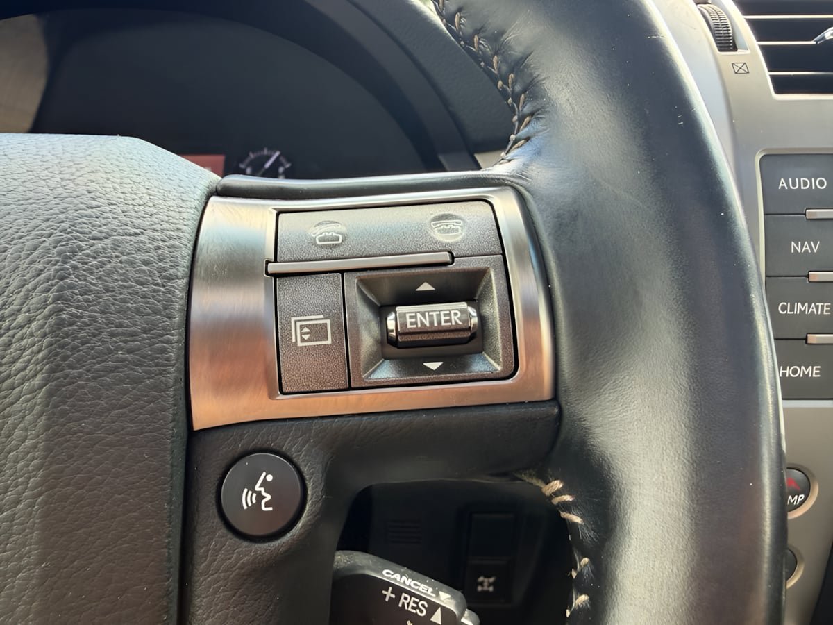 Used 2017 Lexus GX 460 Premium w/ Premium Package AWD/4WD image 16