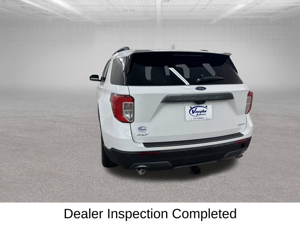 Used 2024 Ford Explorer XLT w/ Equipment Group 202A AWD/4WD image 11