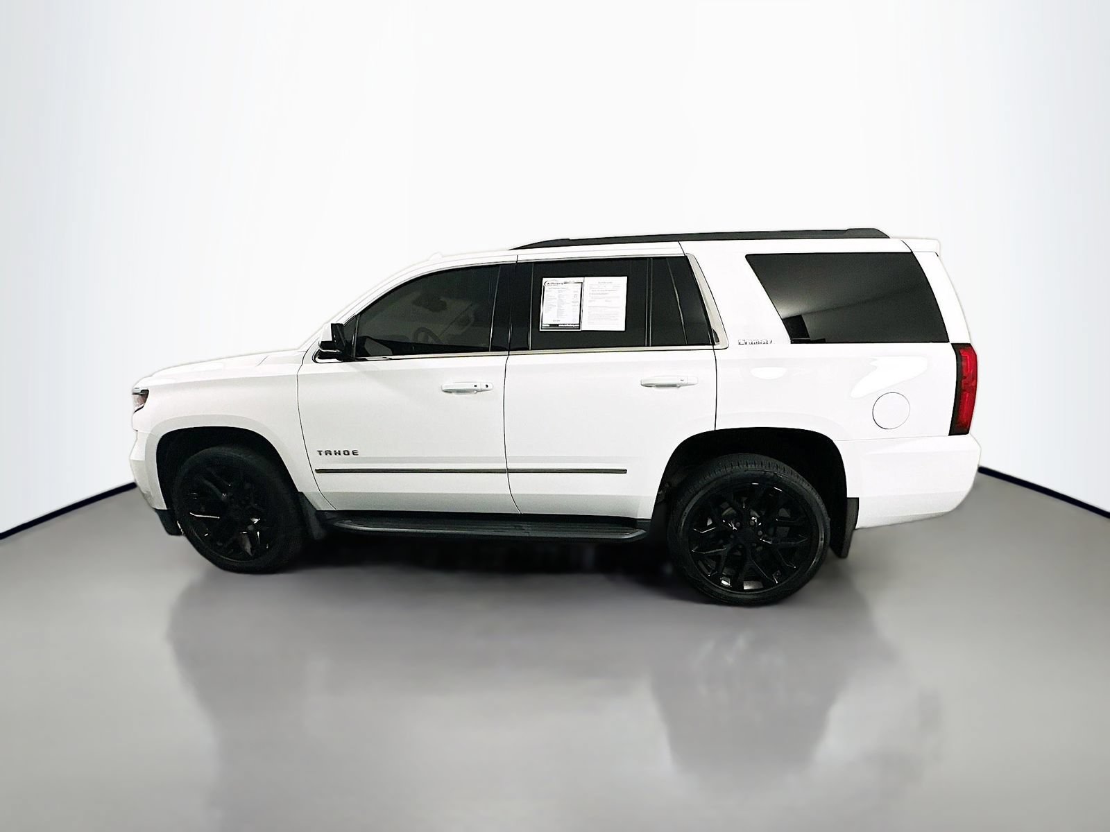 Used 2019 Chevrolet Tahoe LT w/ Luxury Package AWD/4WD image 4