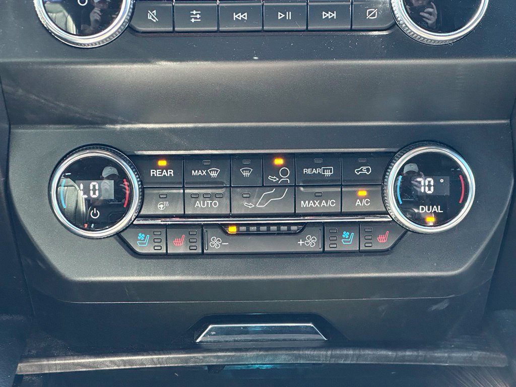 Used 2019 Ford Expedition Limited w/ Special Edition Package AWD/4WD image 18