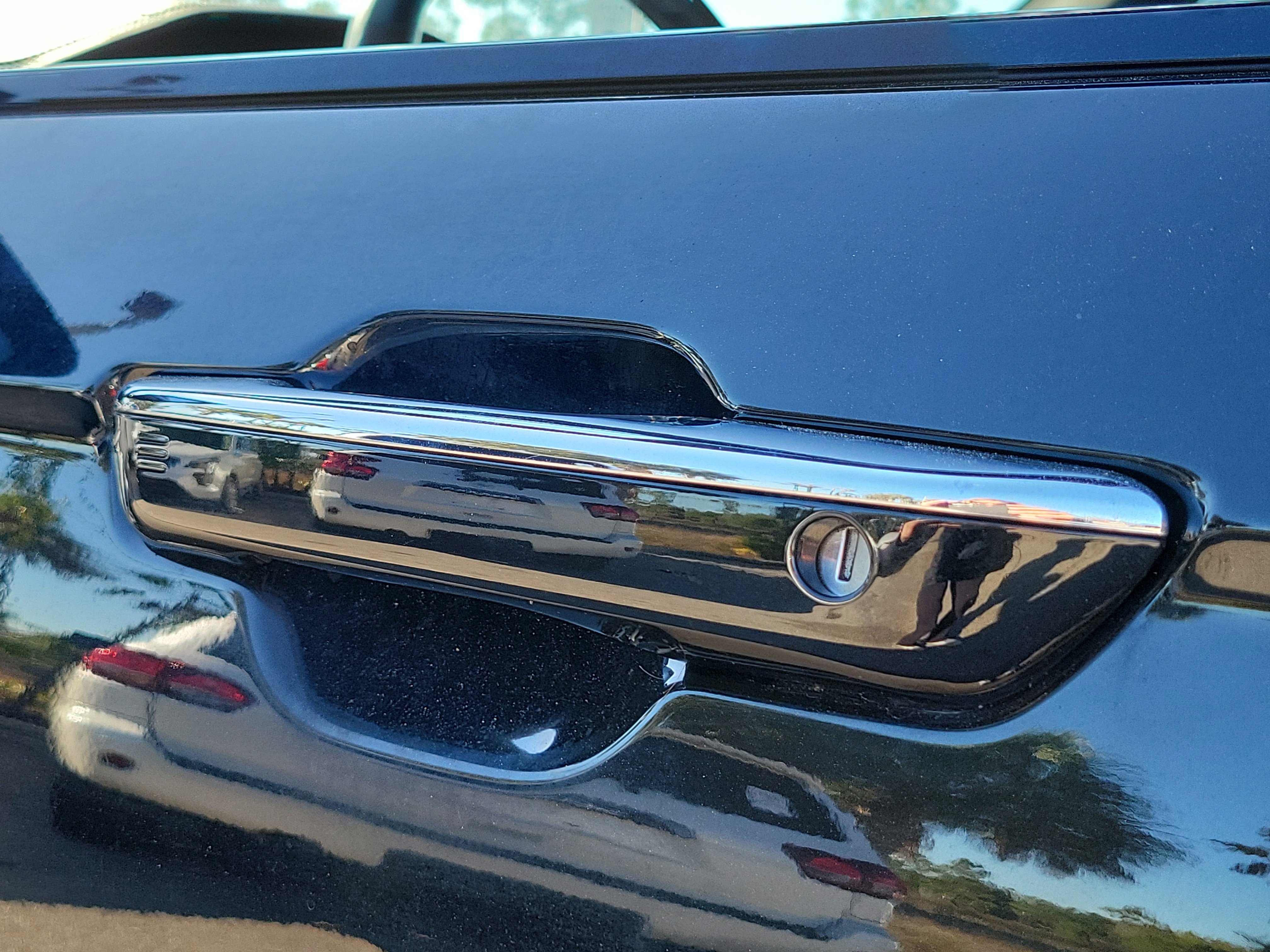 Used 2021 Jeep Grand Cherokee L Overland w/ Advanced Protech Group III image 9