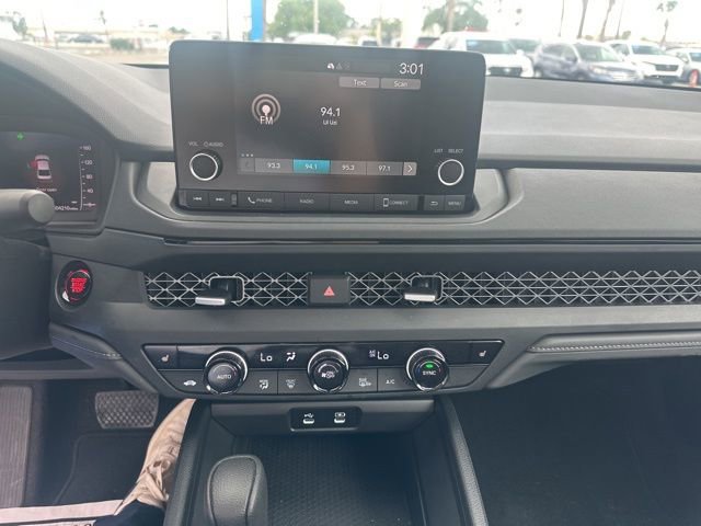 Used 2025 Honda Accord SE image 19