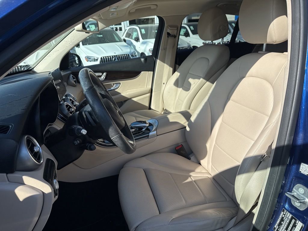 Used 2017 Mercedes-Benz GLC 300 4MATIC Coupe image 7