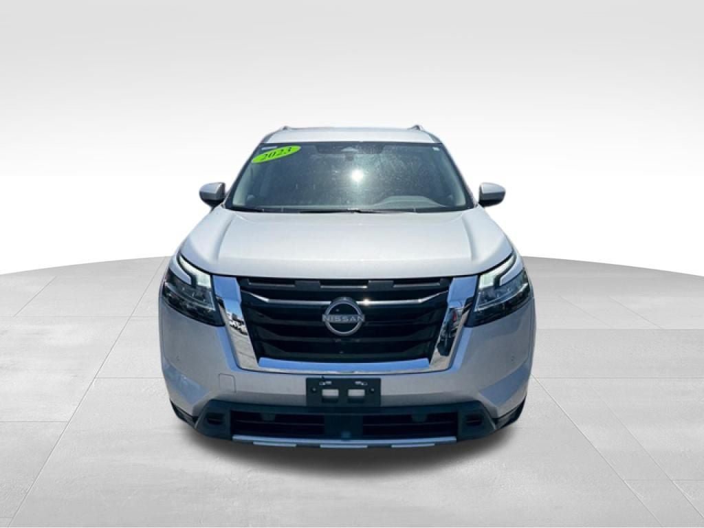 Used 2023 Nissan Pathfinder SL AWD/4WD image 10