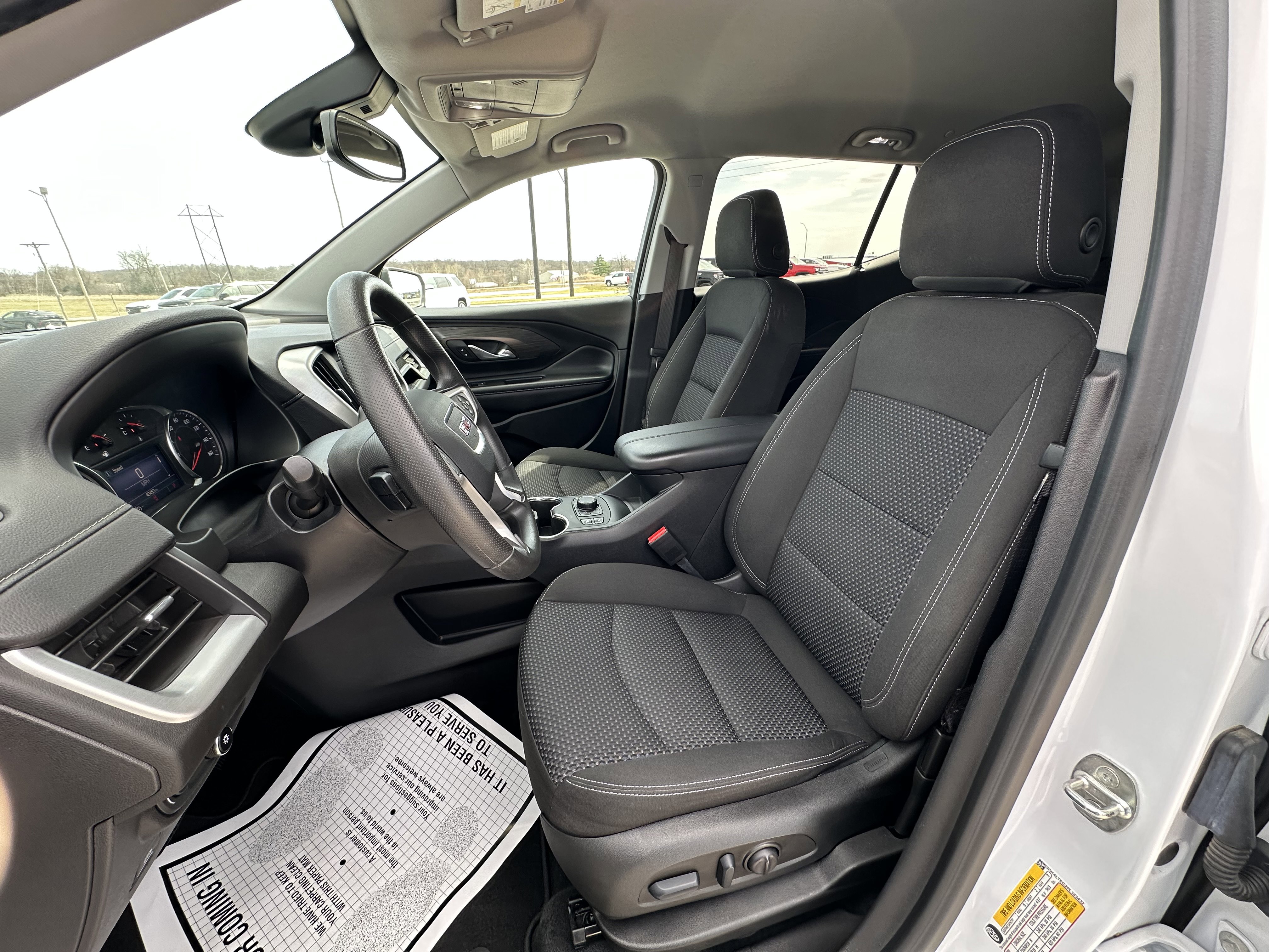 Used 2023 GMC Terrain SLE w/ Driver Convenience Package image 15