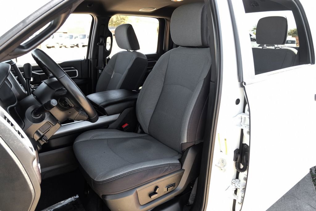 Used 2024 RAM 3500 Big Horn w/ Safety Group AWD/4WD image 34