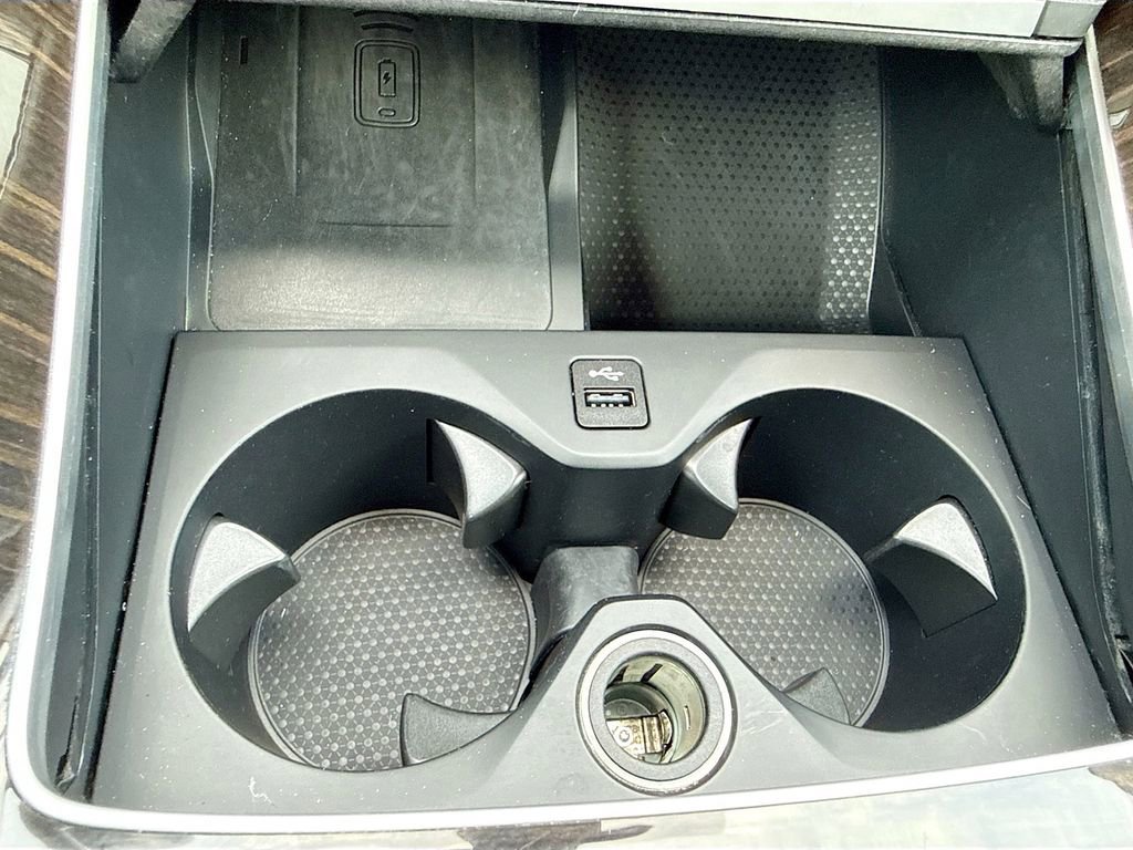 Used 2021 BMW X6 sDrive40i w/ Premium Package image 31