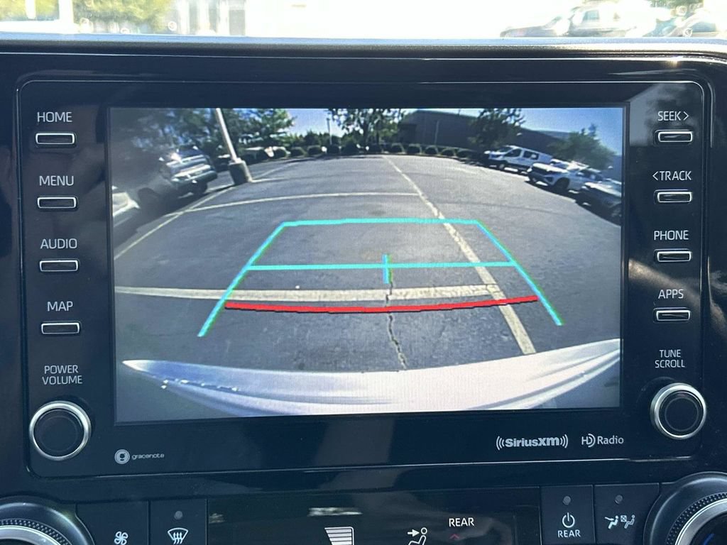 Used 2022 Toyota Highlander LE FWD image 38