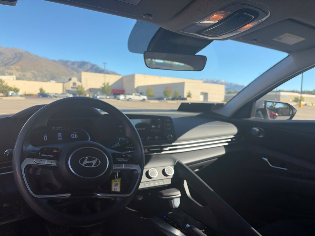 Used 2024 Hyundai Elantra SE FWD image 22