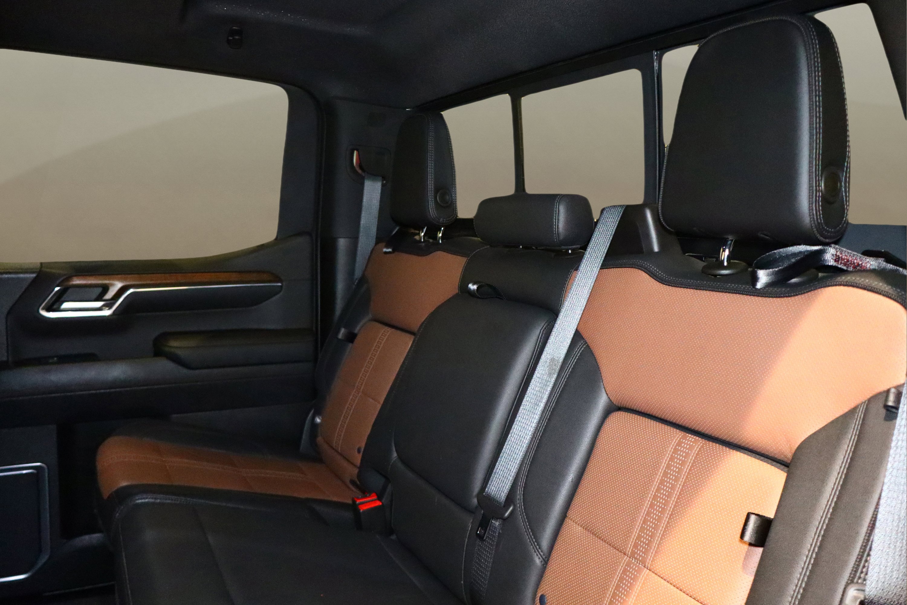 Used 2023 Chevrolet Silverado 1500 High Country w/ Z71 Off-Road Package image 17