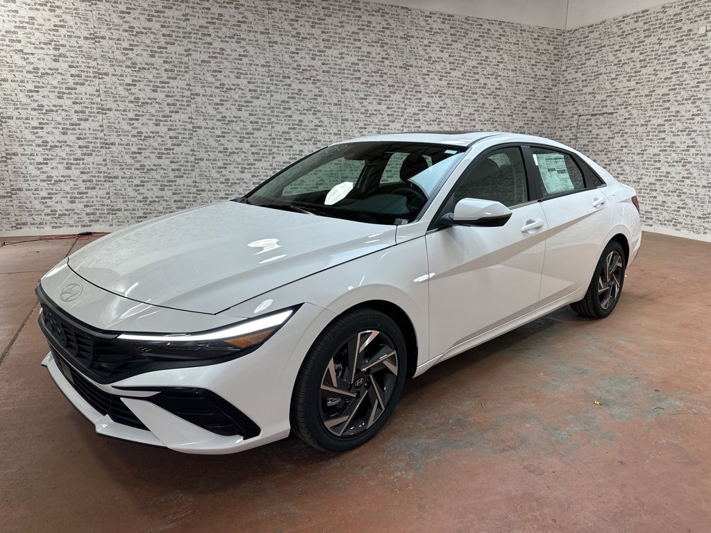 New 2026 Hyundai Elantra Limited image 3