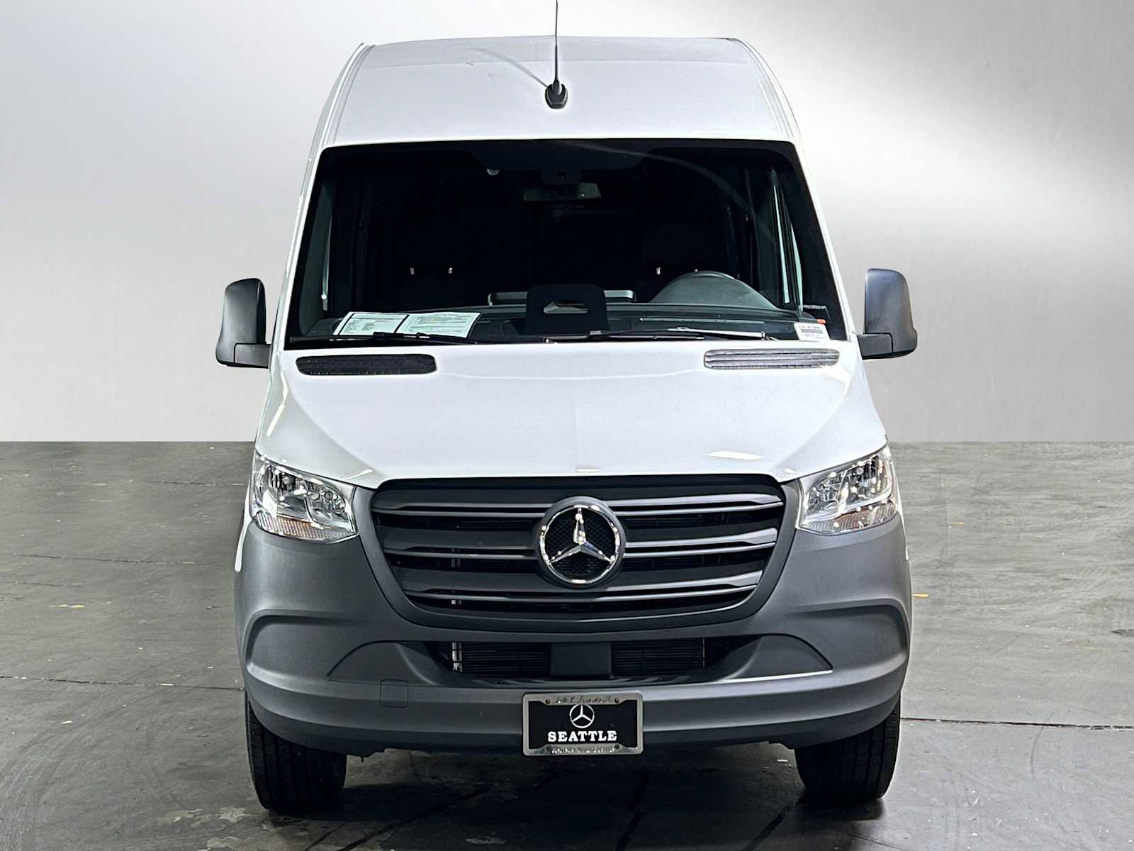 Used 2025 Mercedes-Benz Sprinter 2500 image 8