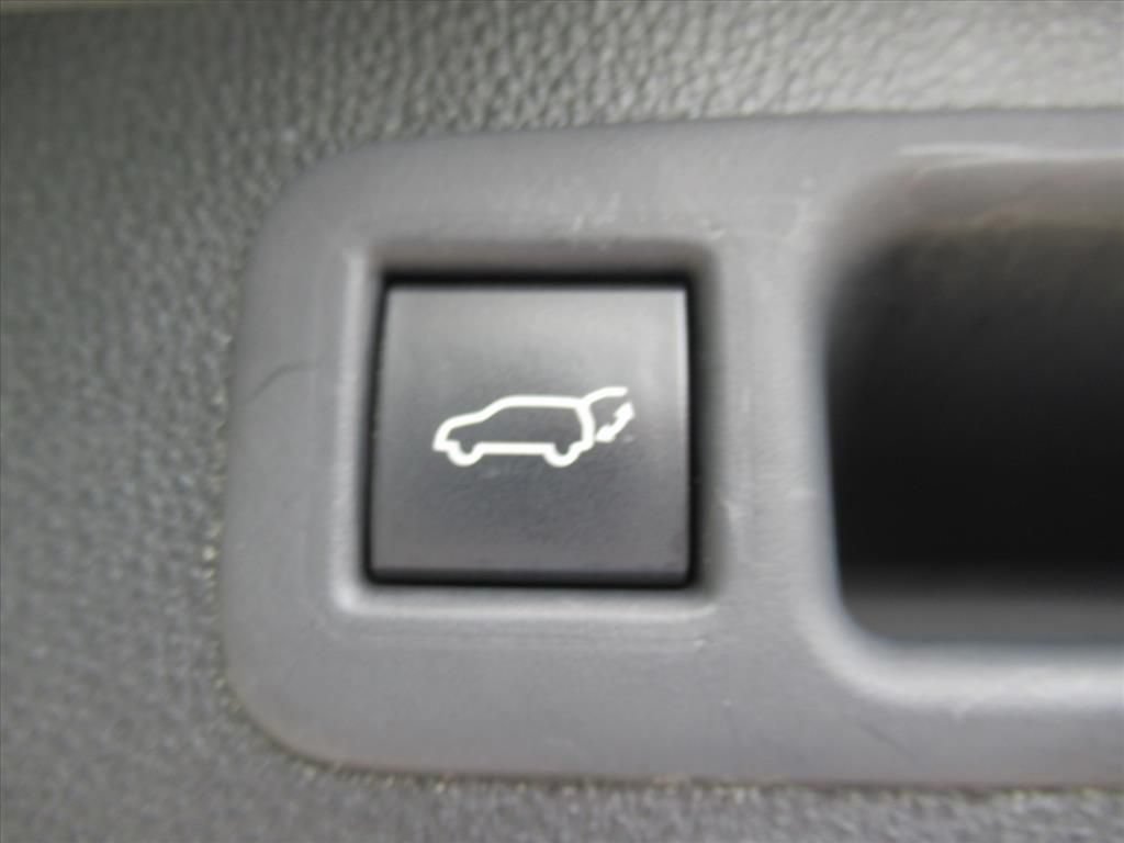 Used 2022 Toyota Highlander XLE FWD image 39