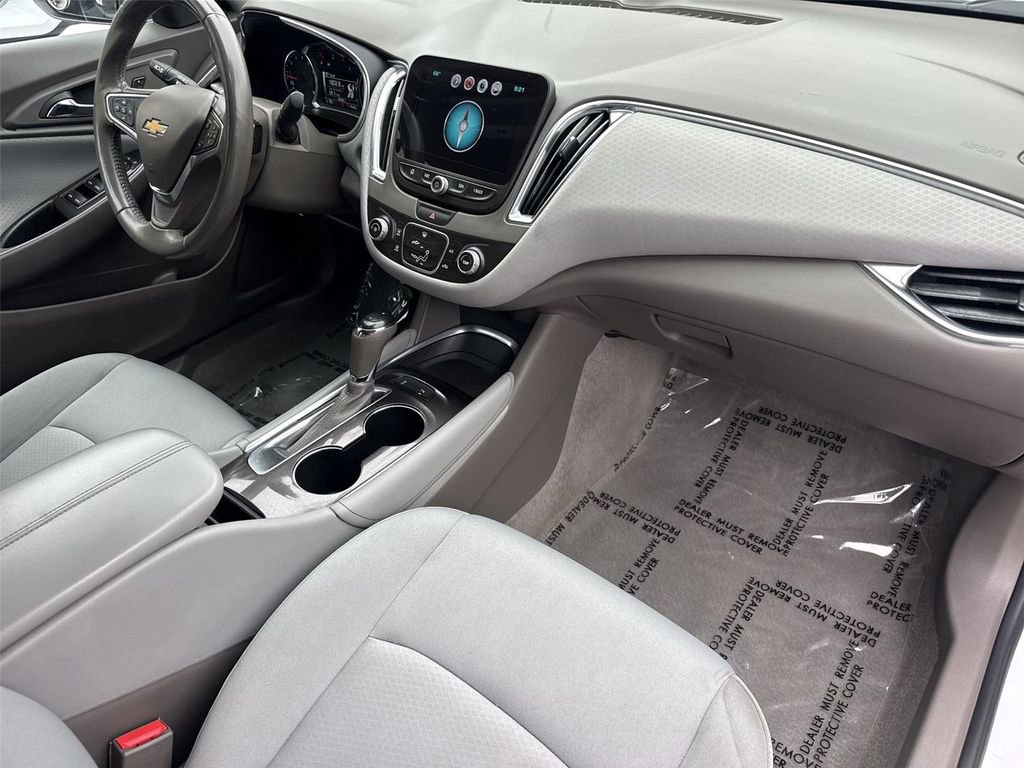 Used 2018 Chevrolet Malibu LT w/ Driver Confidence Package FWD image 26