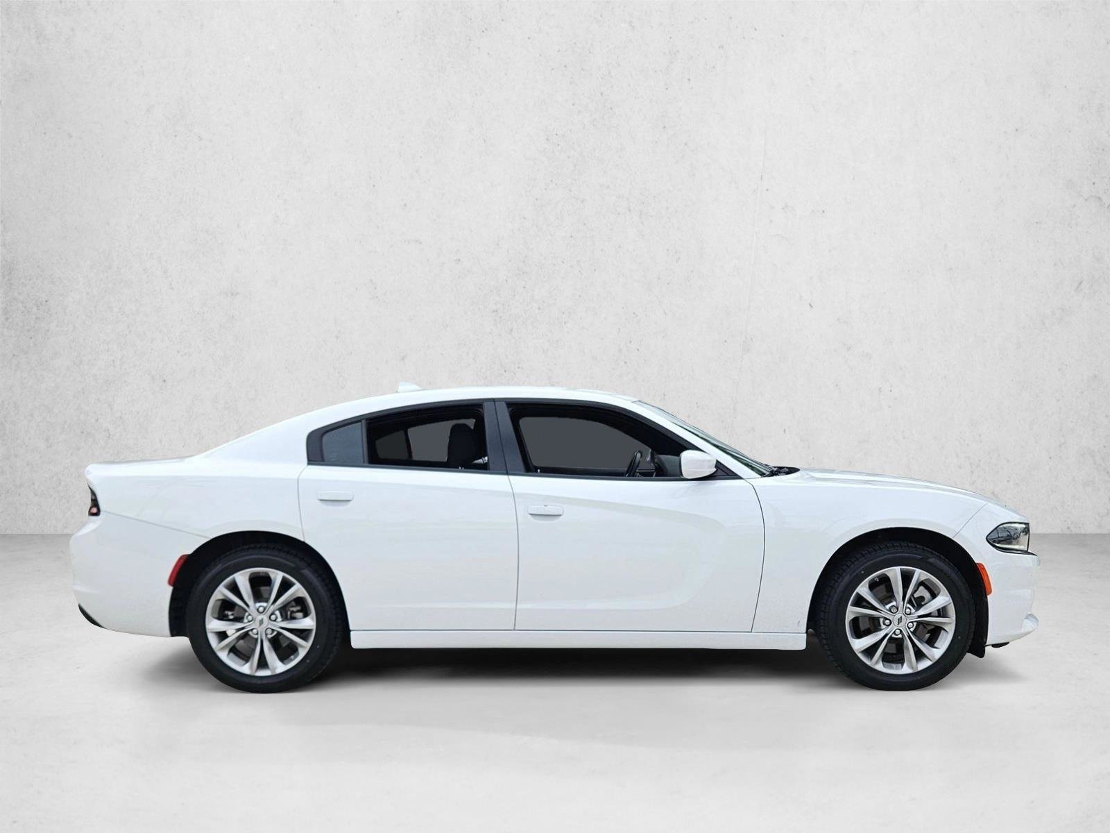 Used 2022 Dodge Charger SXT AWD/4WD image 4