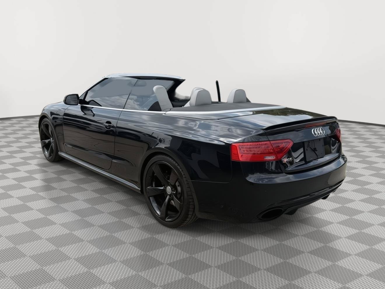 Used 2014 Audi RS 5 Cabriolet w/ Black Optic Package AWD/4WD image 3
