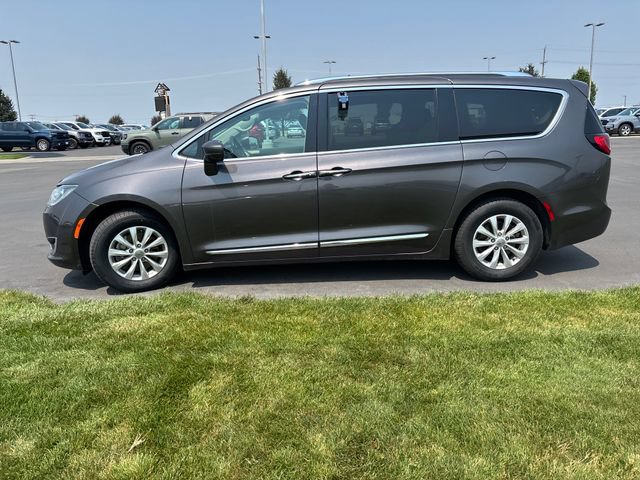 Used 2019 Chrysler Pacifica Touring-L FWD image 7