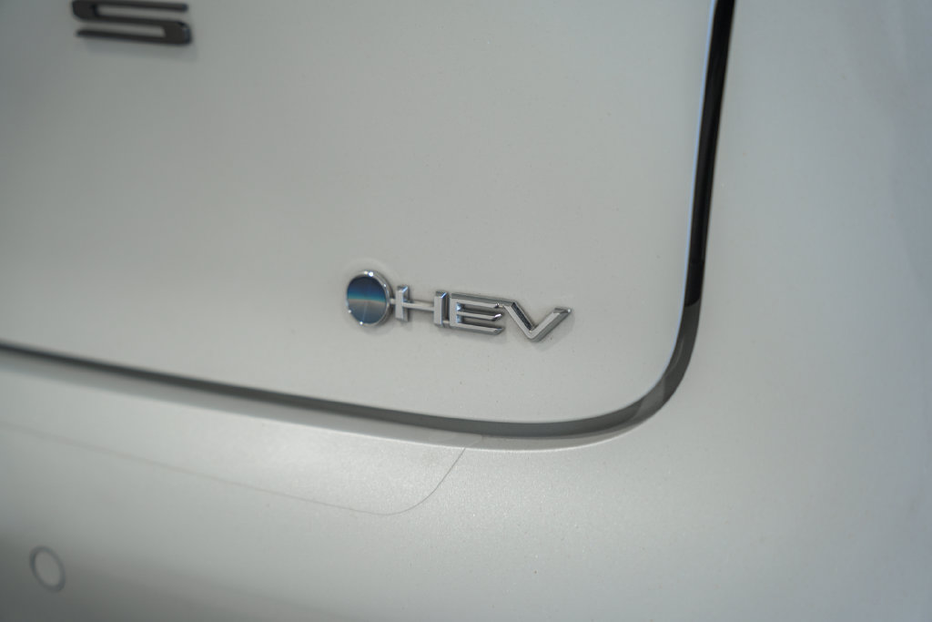 Used 2024 Toyota Prius Limited AWD/4WD image 7