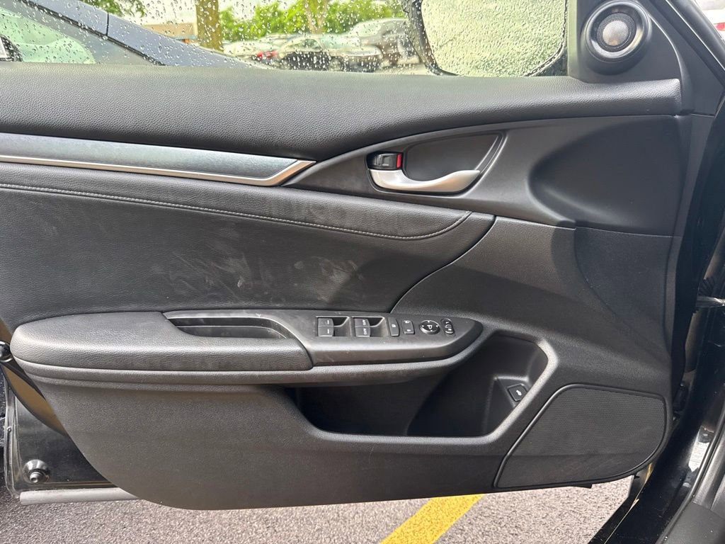 Used 2018 Honda Civic Touring image 9
