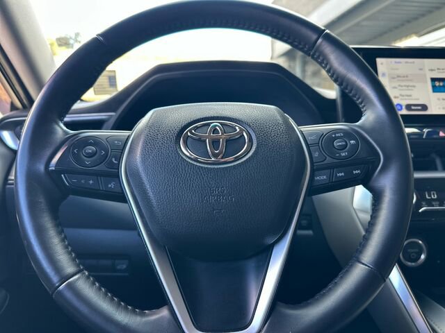 Used 2024 Toyota Venza LE AWD/4WD image 27