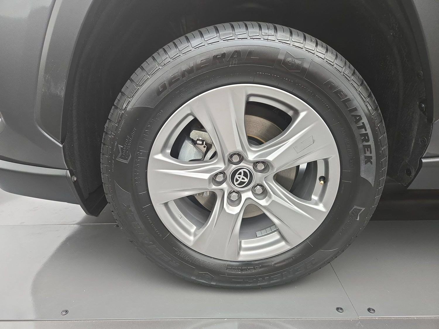 Certified 2024 Toyota RAV4 XLE AWD/4WD image 25