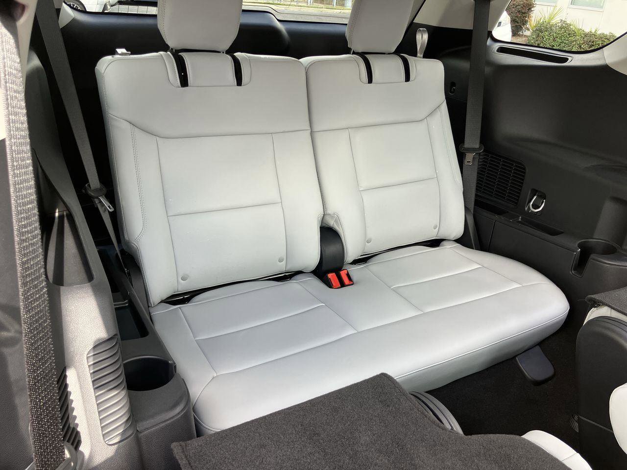 Used 2025 Ford Explorer Platinum w/ Ultimate Package image 35