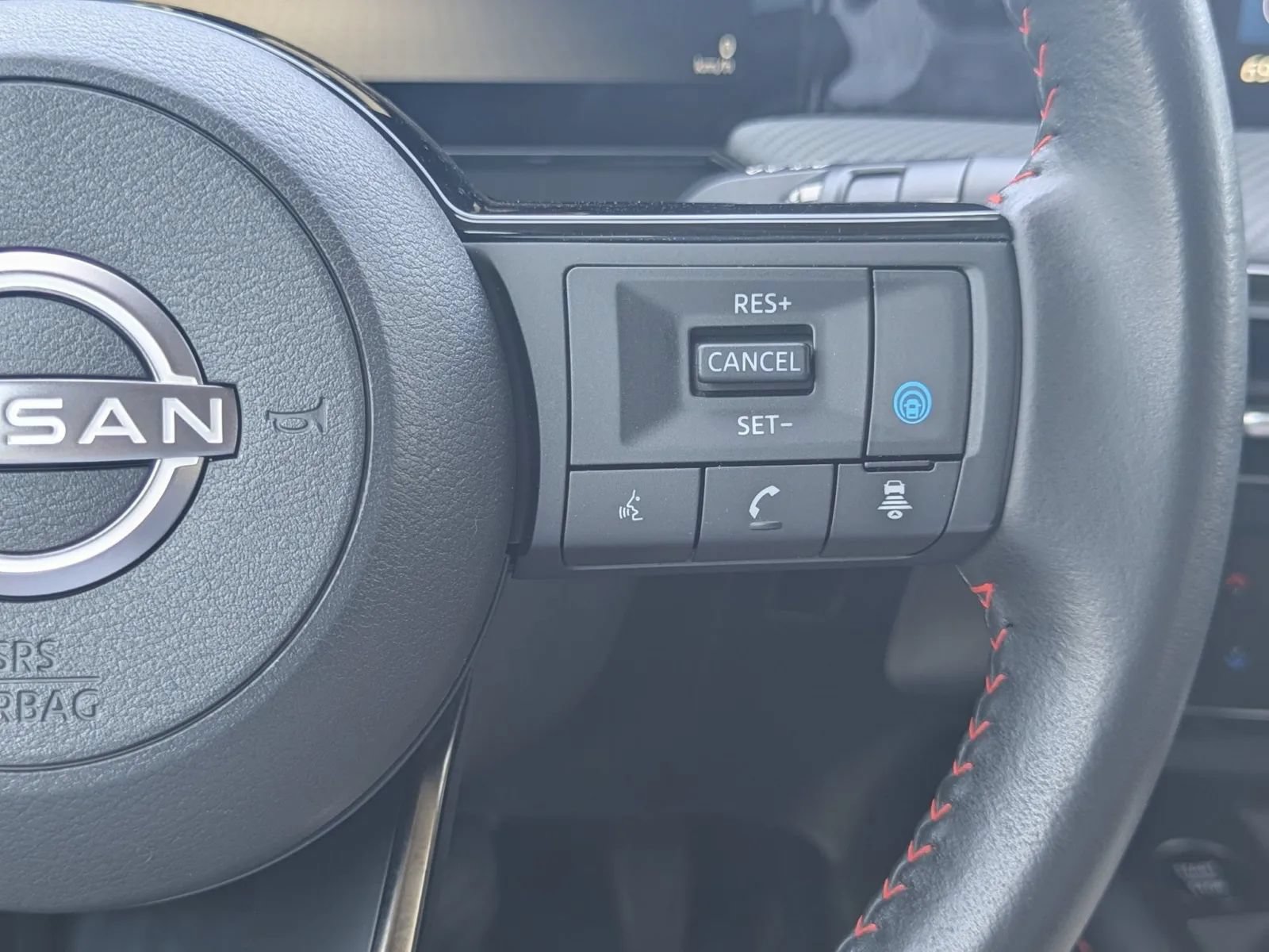 Used 2025 Nissan Kicks SR FWD image 22