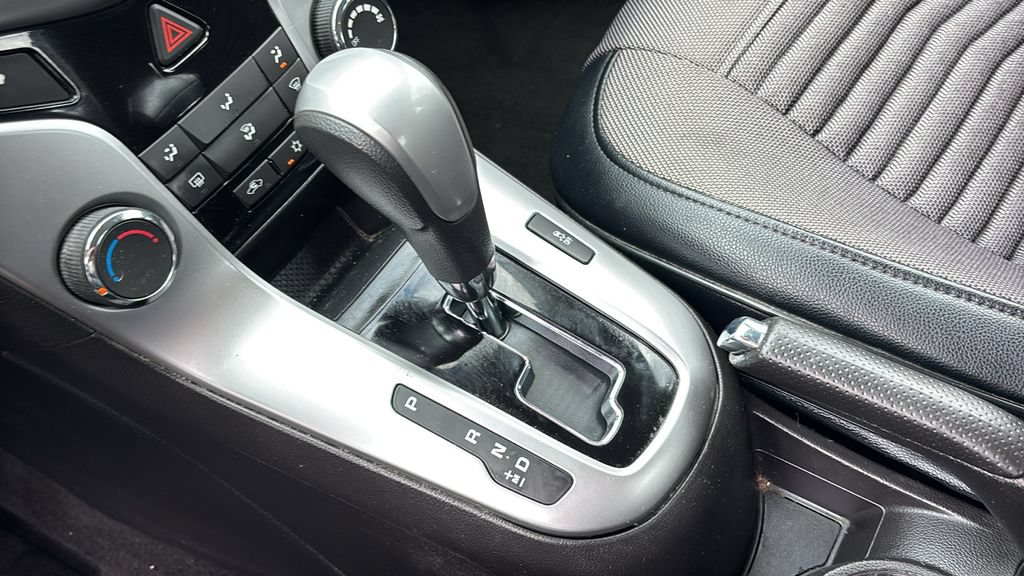 Used 2015 Chevrolet Cruze LT FWD image 20