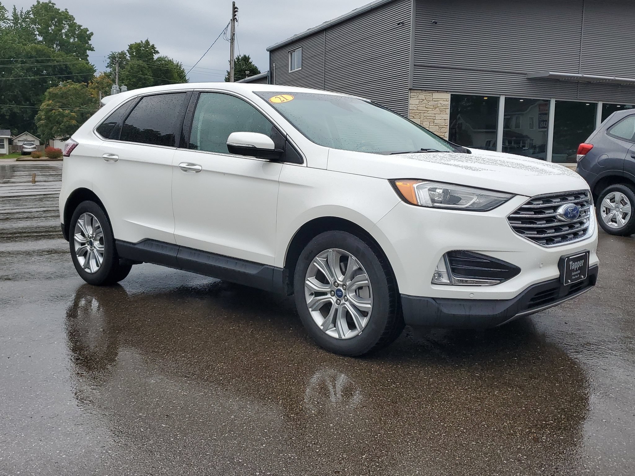 Used 2021 Ford Edge Titanium AWD/4WD image 3