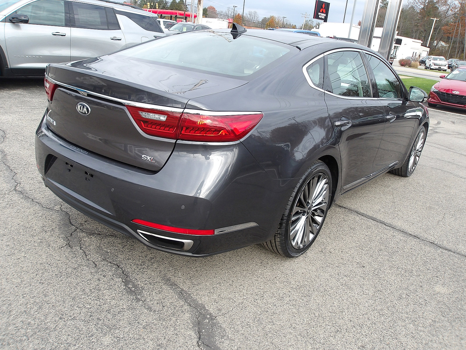 Used 2018 Kia Cadenza Limited w/ Paint Protection Package image 7