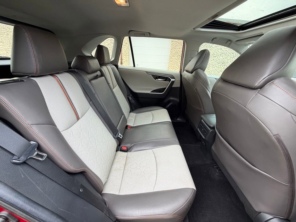 Used 2020 Toyota RAV4 Adventure w/ Convenience Package AWD/4WD image 27