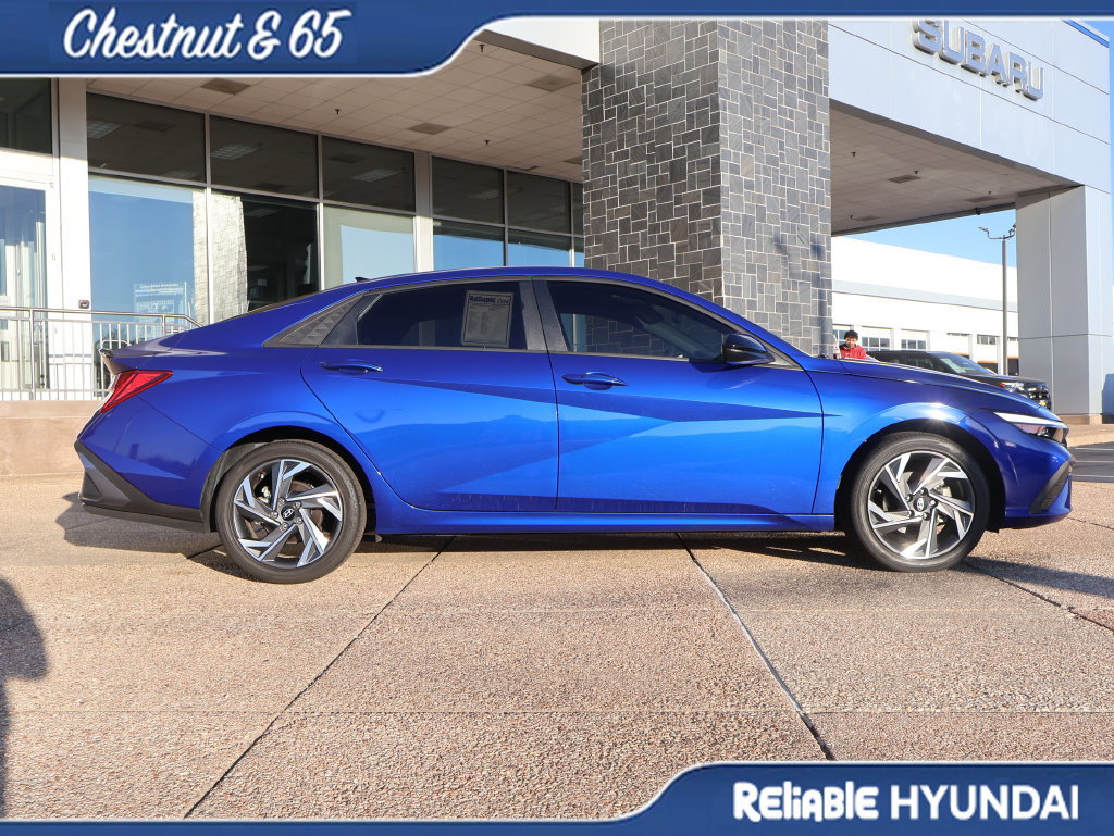 Certified 2025 Hyundai Elantra SEL FWD image 7