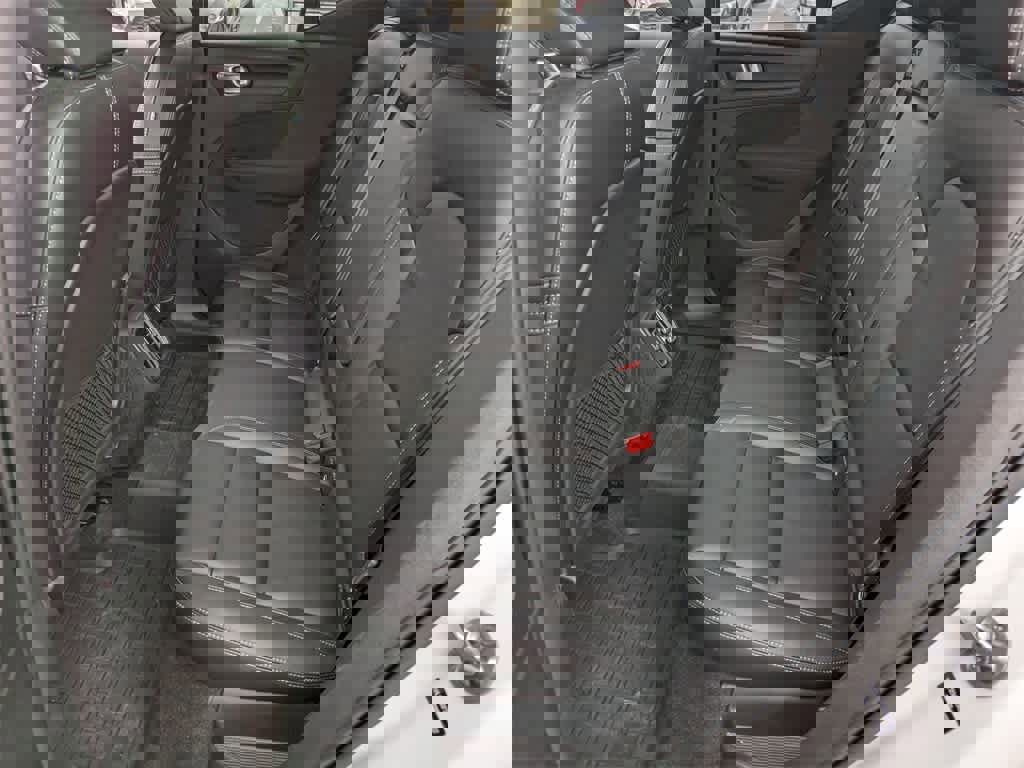 Used 2023 Volvo XC40 B5 Plus w/ Driver Assist Package image 17