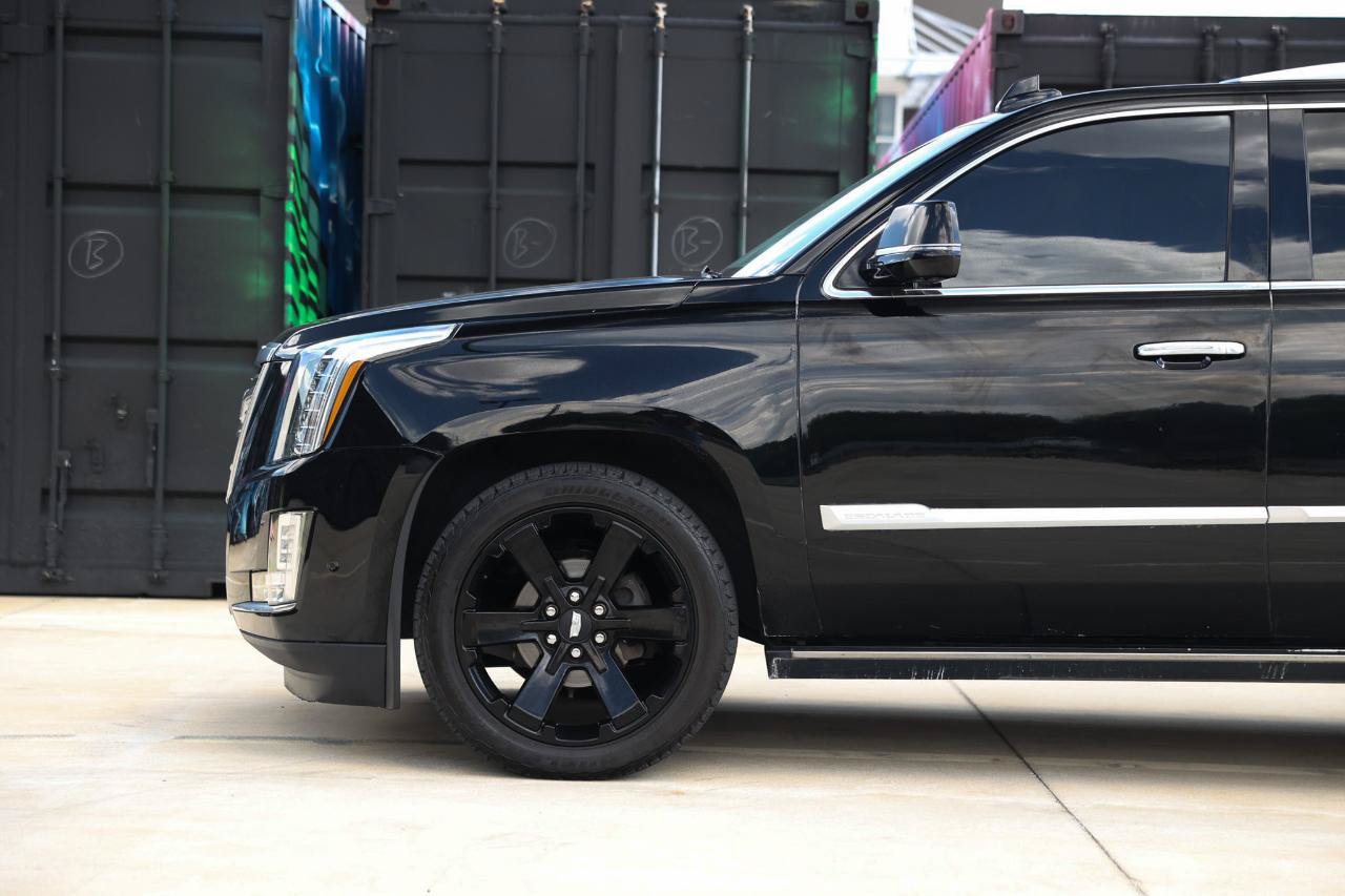 Used 2017 Cadillac Escalade ESV Platinum RWD image 27
