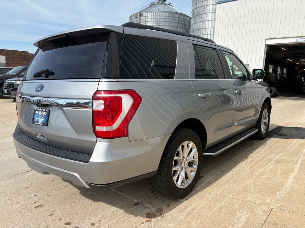 Used 2021 Ford Expedition XLT AWD/4WD image 3