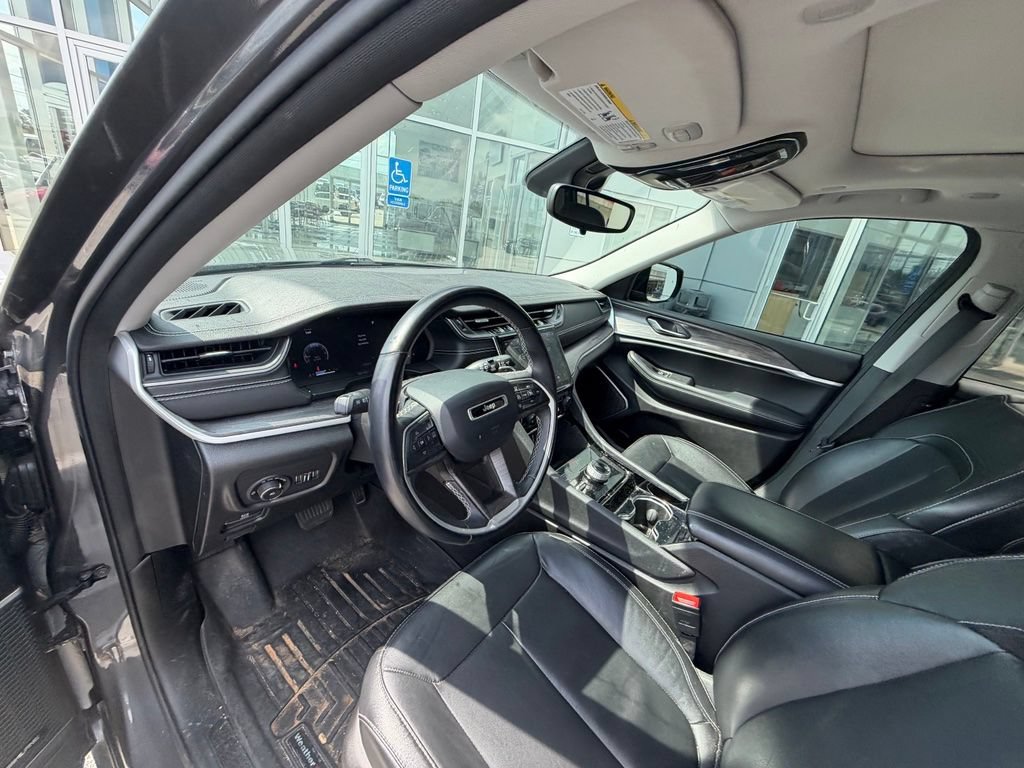 Used 2021 Jeep Grand Cherokee L Limited AWD/4WD image 13