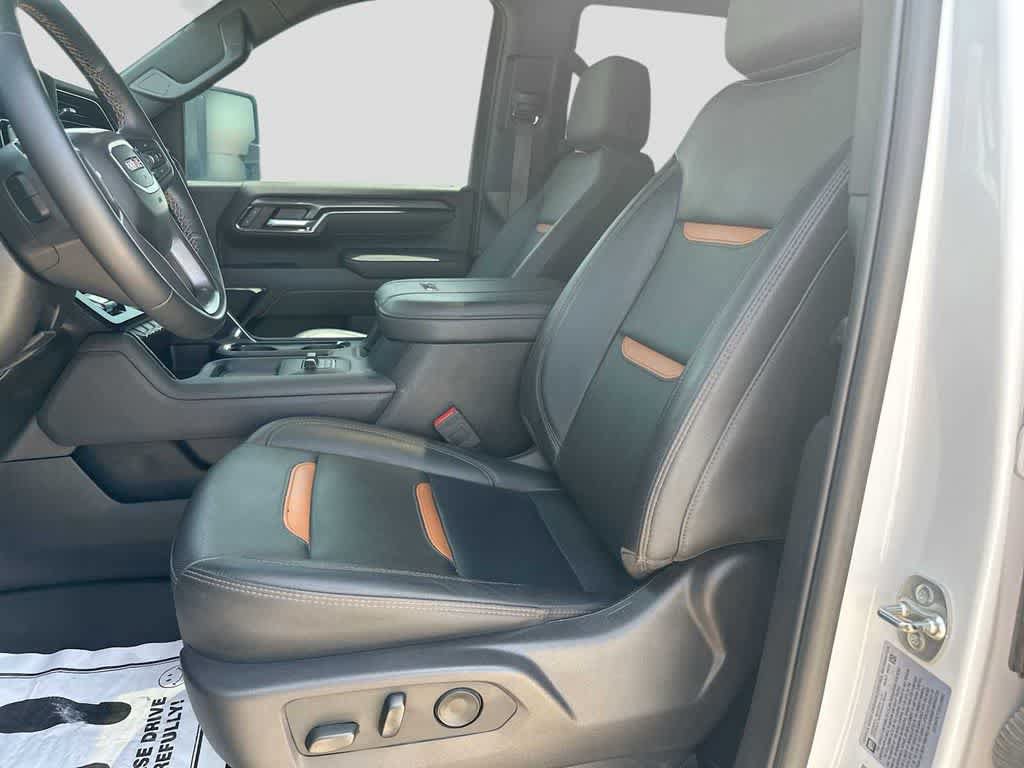 Used 2025 GMC Sierra 2500 AT4 w/ AT4 Premium Plus Package AWD/4WD image 19