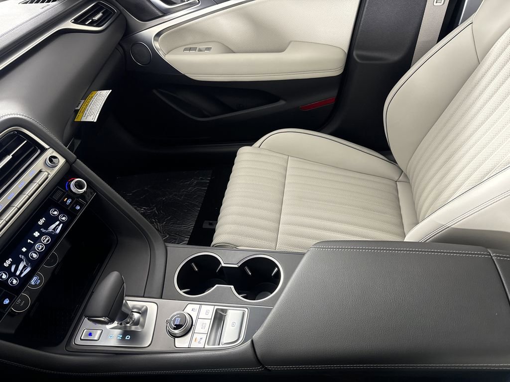 New 2025 Genesis G70 2.5T w/ Sport Prestige Package image 19