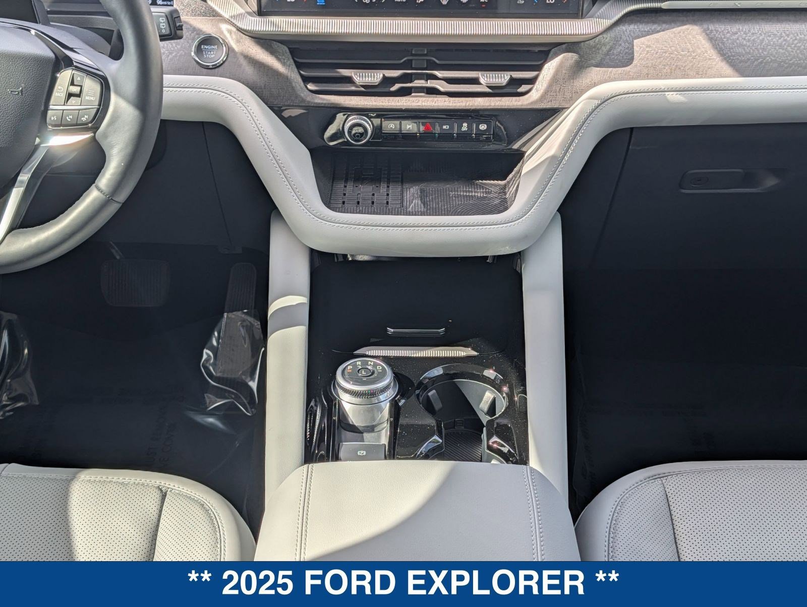 Used 2025 Ford Explorer Platinum w/ Ultimate Package AWD/4WD image 20
