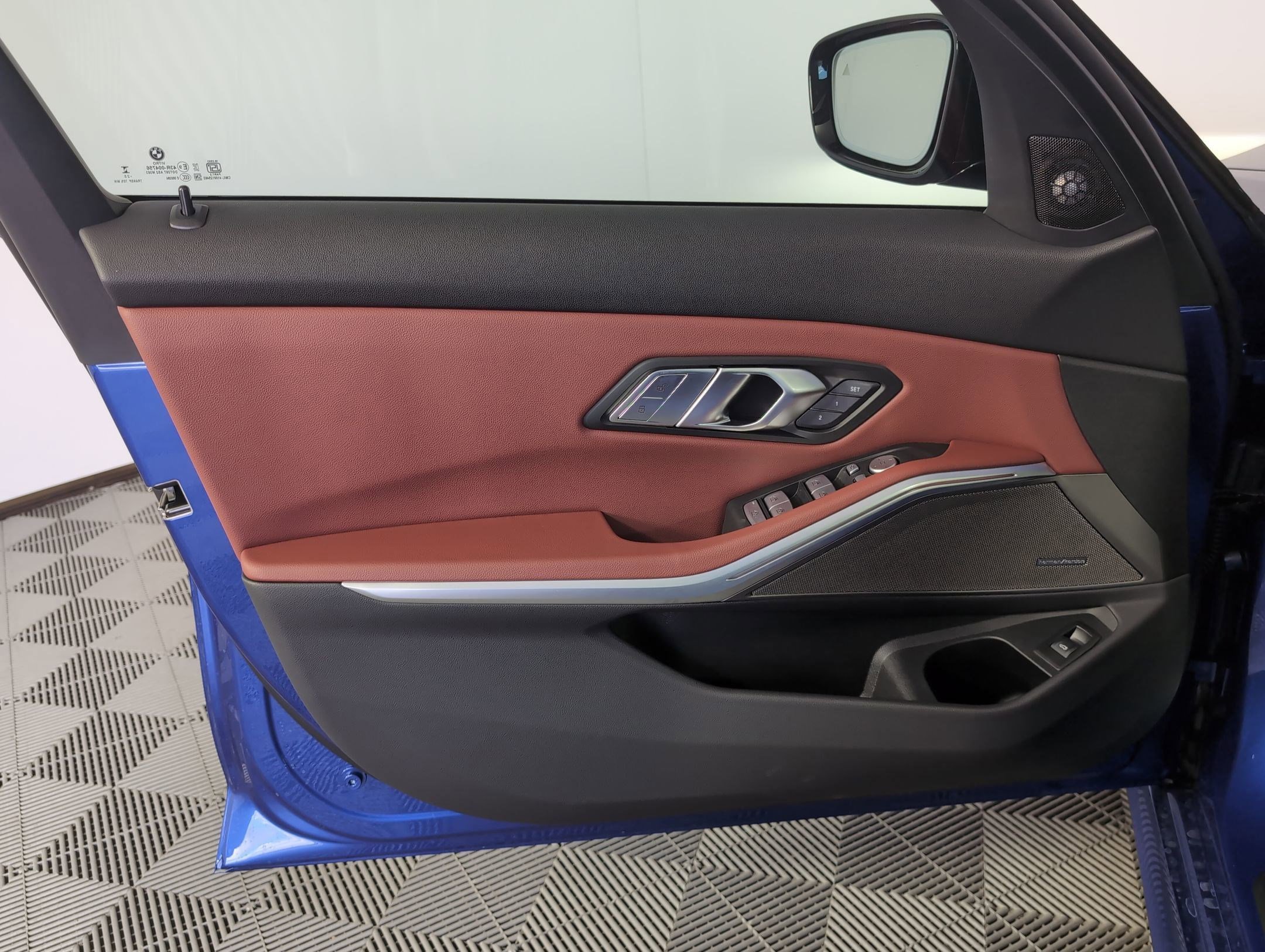 Used 2026 BMW 330i Sedan w/ M Sport Package image 10