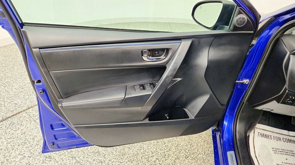 Used 2017 Toyota Corolla SE w/ Body Protection Package FWD image 10