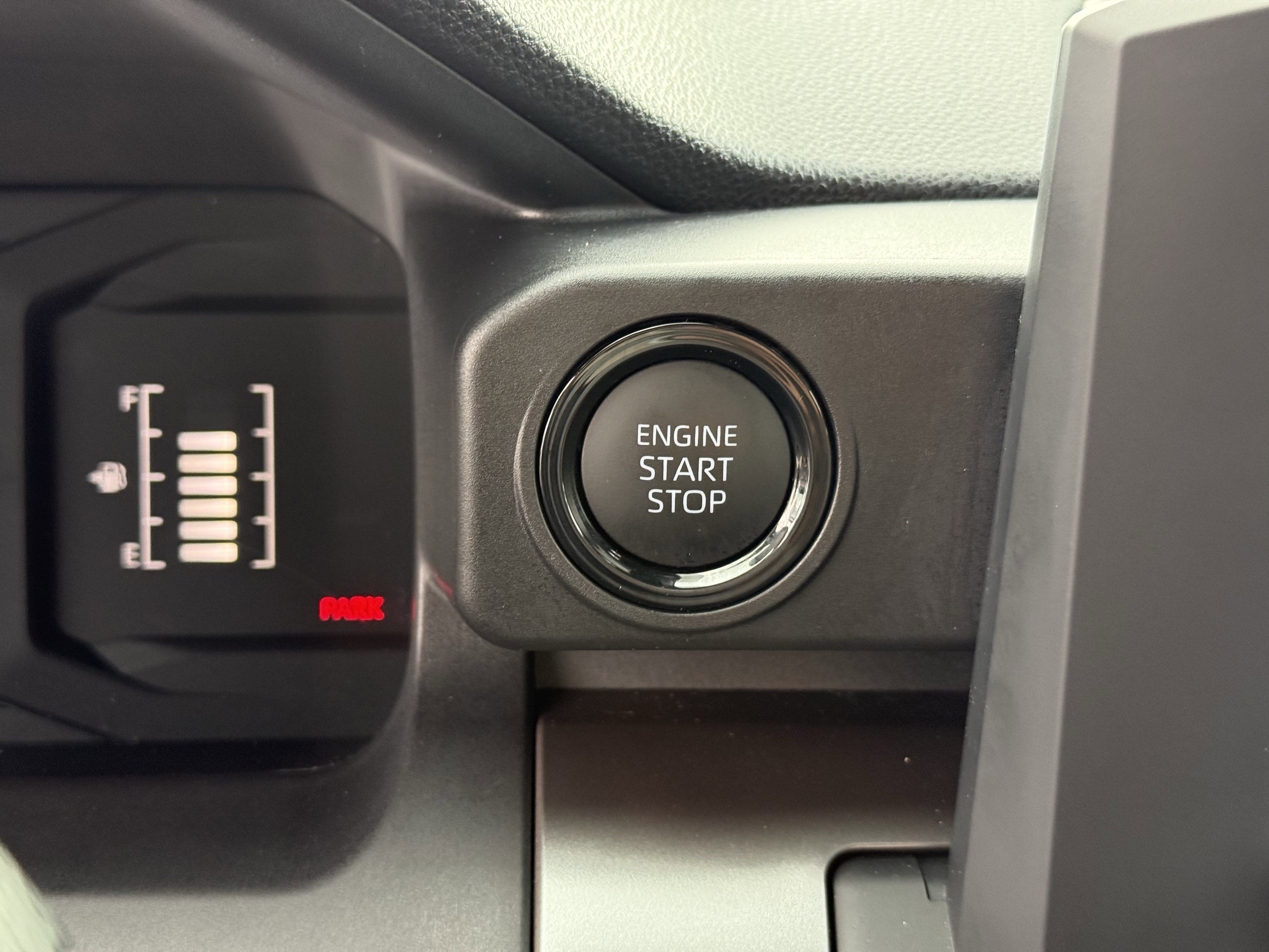 Used 2025 Toyota Tacoma SR5 image 21