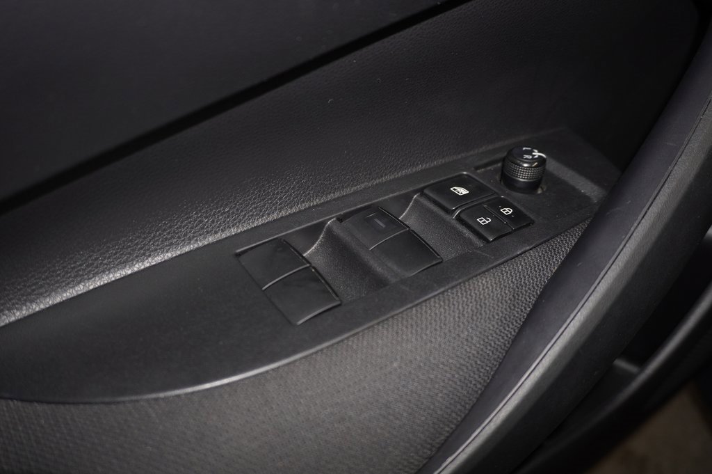 Used 2023 Toyota Corolla LE image 9