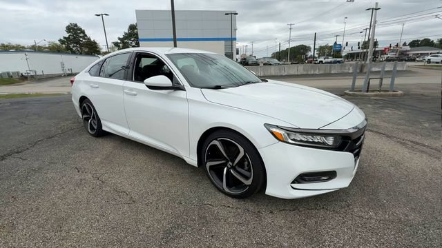 Used 2018 Honda Accord Sport image 2