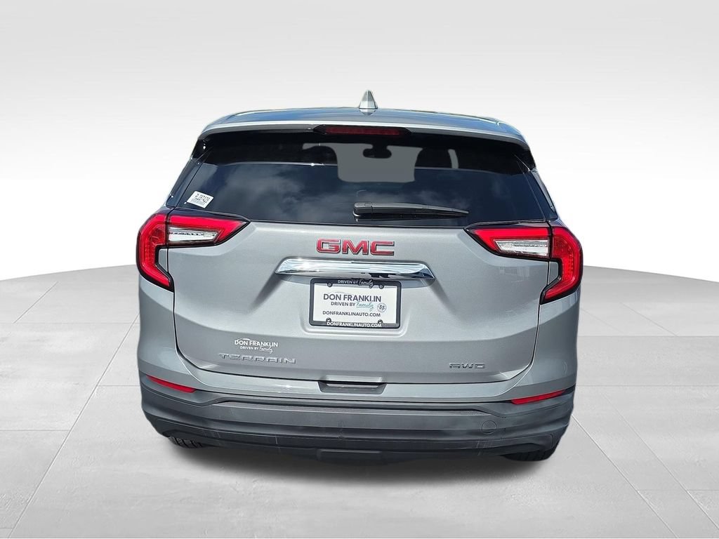 Used 2024 GMC Terrain SLE AWD/4WD image 4
