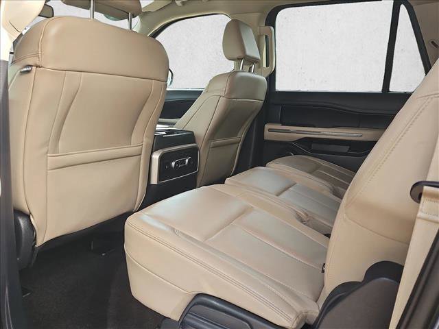 Used 2023 Ford Expedition Max XLT image 19