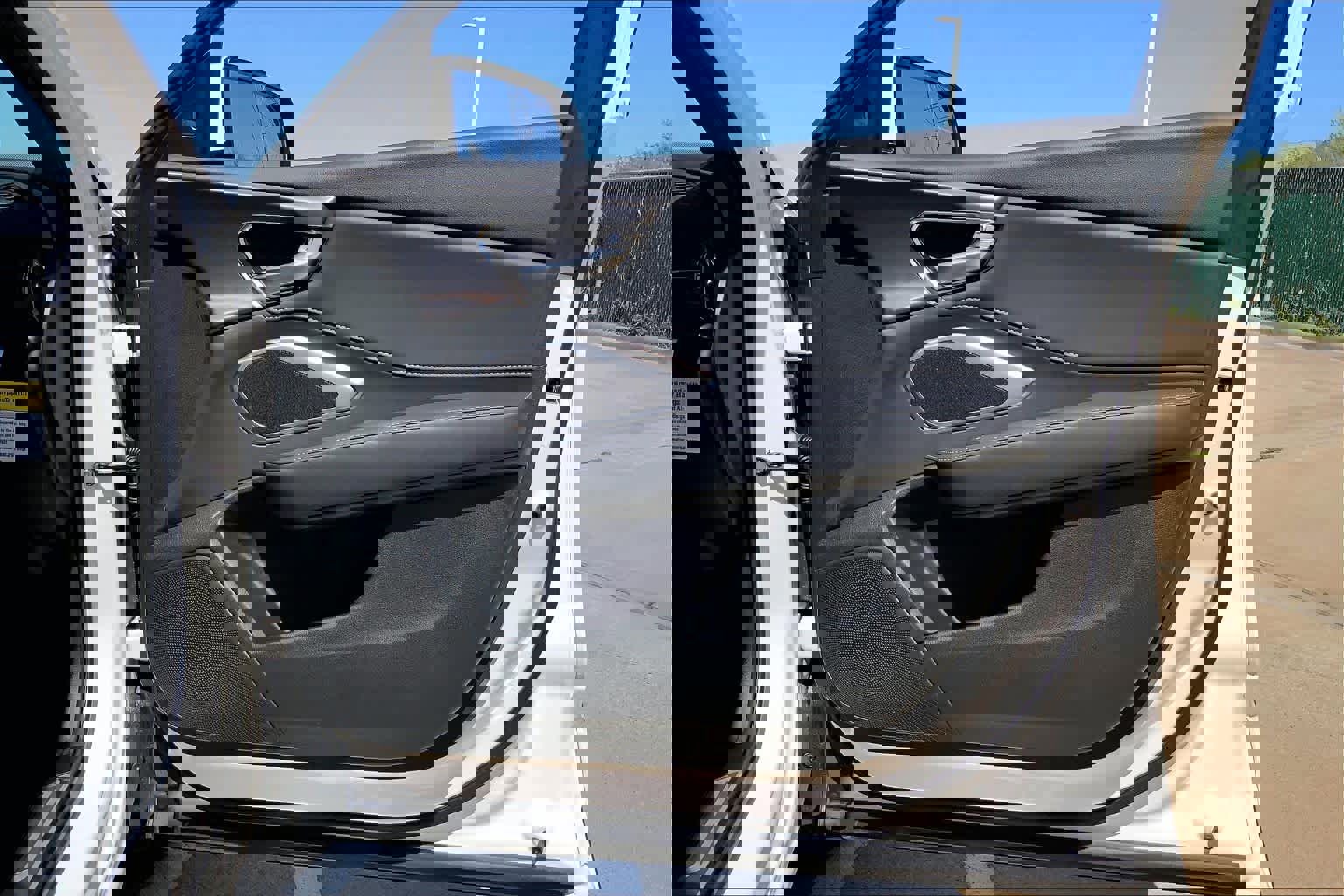 Used 2025 Acura RDX SH-AWD image 22