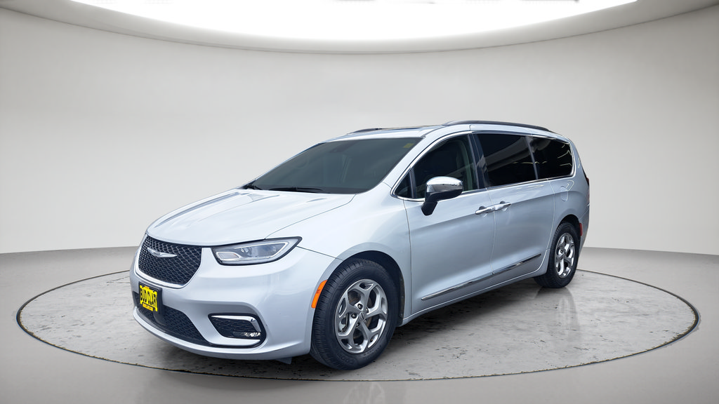 Used 2023 Chrysler Pacifica Limited FWD image 7