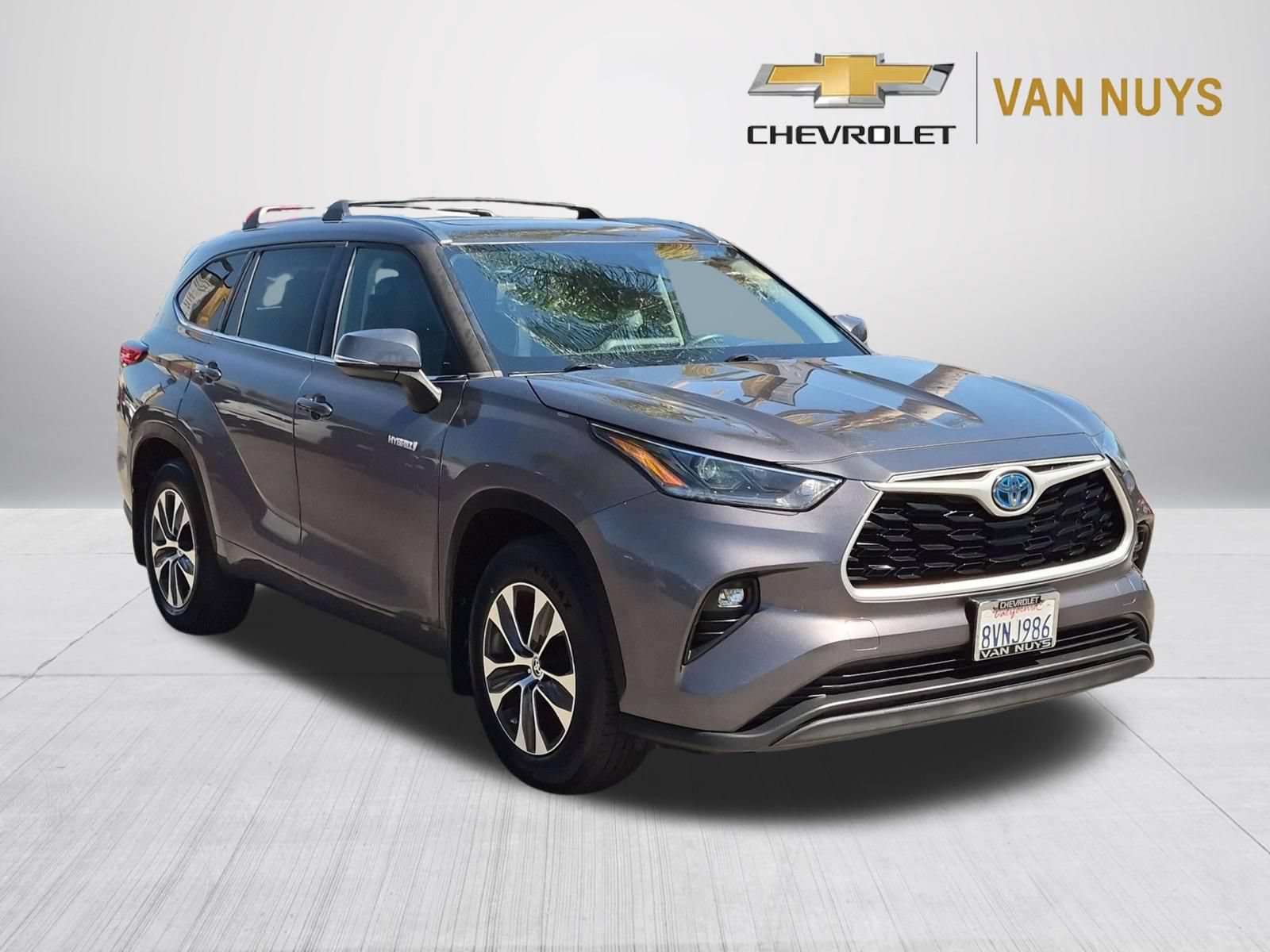Used 2021 Toyota Highlander XLE FWD image 3