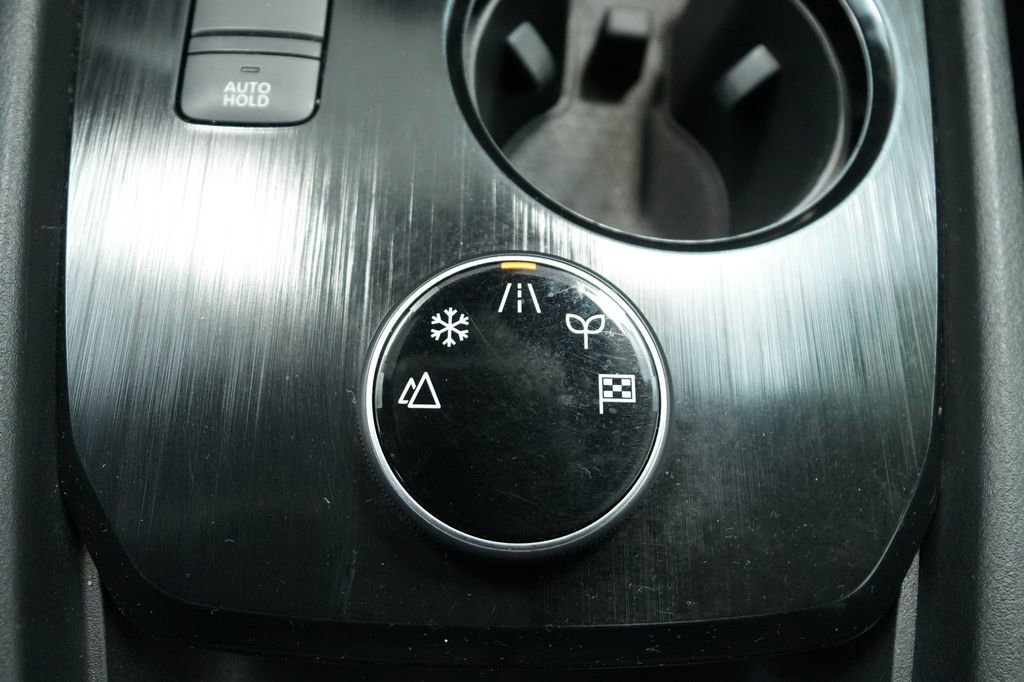 Used 2023 Nissan Rogue SV image 28